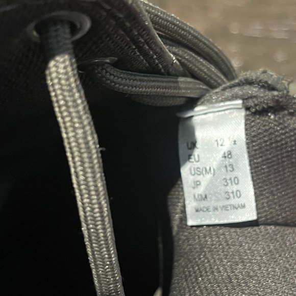 Helly Hansen Men's Boots in Olive and Cream - Picture 8 of 9